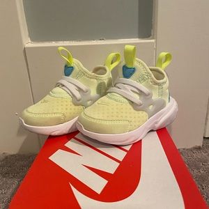 Nike presto toddler shoe
